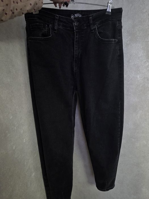 Жіночі джинси мом