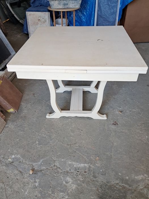 Vendo mesa de madeira.