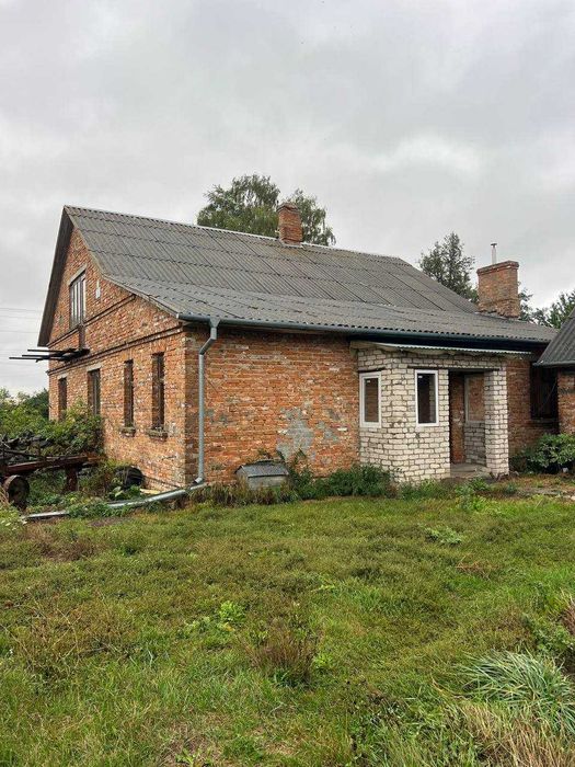 Продаж будинку біля Млинова