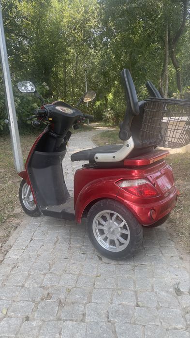 Three-Wheeled Mobility Scooter