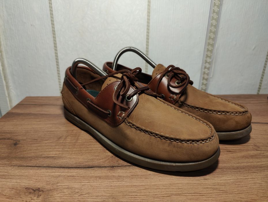 чоловічі шкіряні топсайдери бренду Clarks
