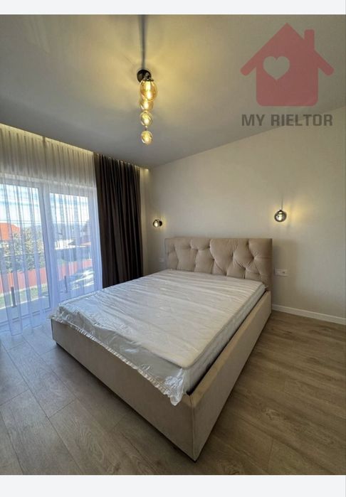 Продаж дуплекса з гаражем