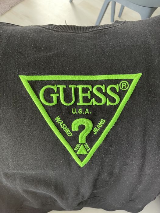Bluza firmy Guess czarna