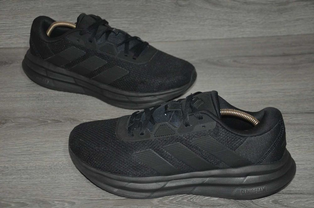 Продам кросівки Фірма Adidas Galaxy 7.