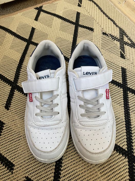 Кросівки. Levis. жіночі. дитячі. Оригінал