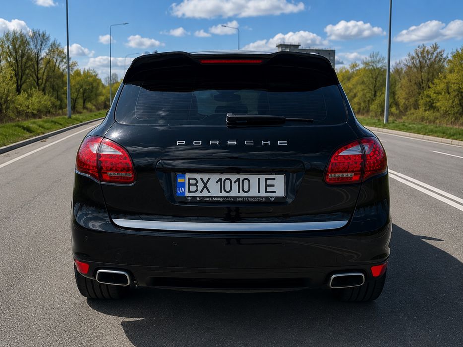 Porsche Cayenne 2012 року