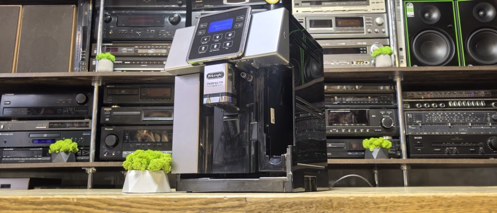 Кавова машина Delonghi Perfecta Evo