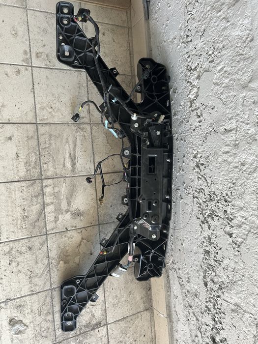 Панель передняя Tesla Model 3