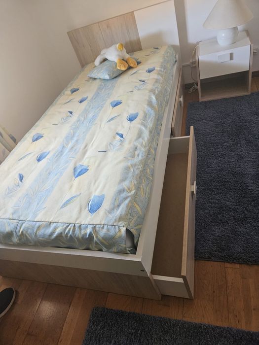 Mobilia de quarto como nova, pouco uso. Oportunidade