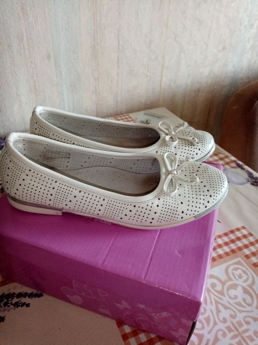 Балетки для дівчинки.