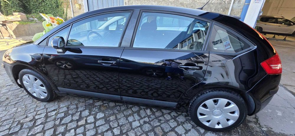 Citroën C4 2008 1360cc — photo 2