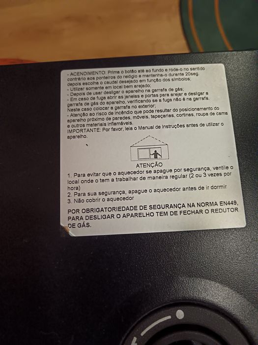 Aquecedor a gás butano Gralux — com rodas e grelha de proteção