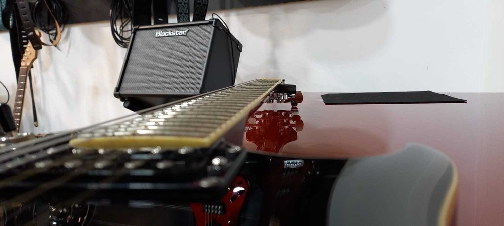 PRS SE Mark Tremonti em excelente estado. Dou garantia