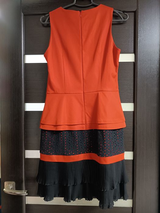 Сукня для дівчини або жінки.