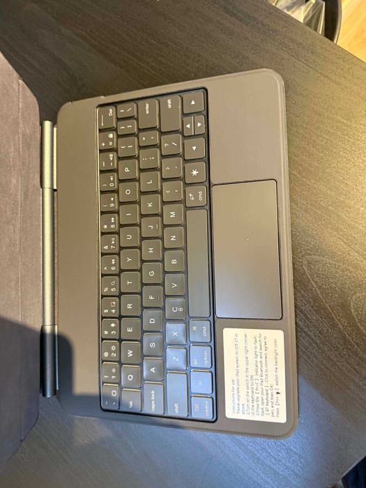 Etui z klawiaturą Tech Protect Smartcase Magnetic + Keyboard do iPad Air 10.9"/11"