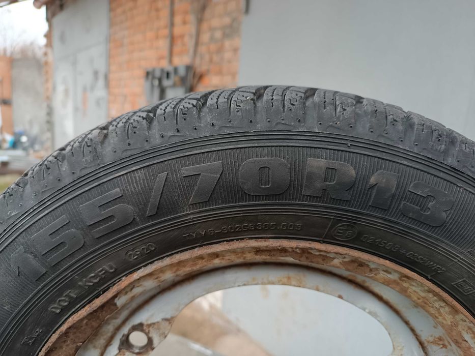 Шини 155/70 13 б/у гарний стан.