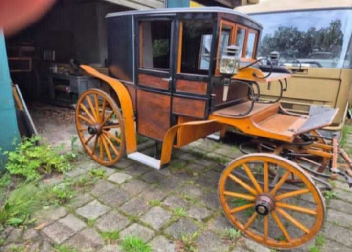 Piękny zabytkowy powóz „Bawarski Coupe”
