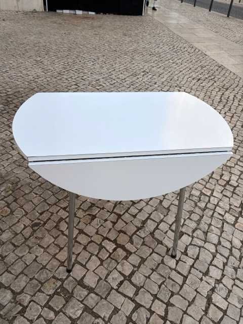 Mesa branca redonda extensível – 1m de diâmetro