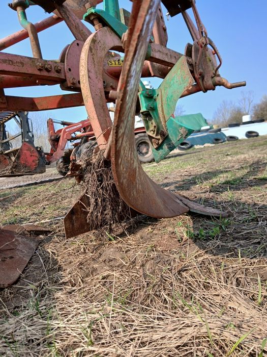 Pług  3 skibowy kverneland