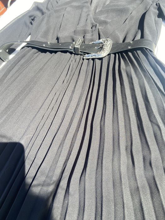 Sukienka Guess roz 38 M