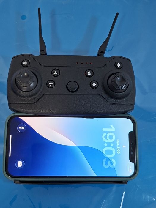 Drone com câmara Novo Com caixa bolsa e assessórios e baterias incluídas