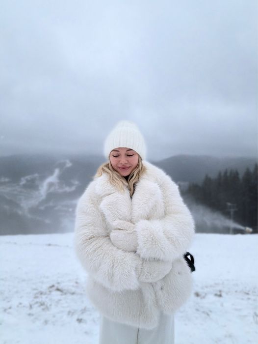 Шуба ZARA біла хс-s