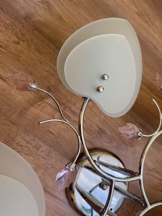 Стельова люстра у стилі модерн