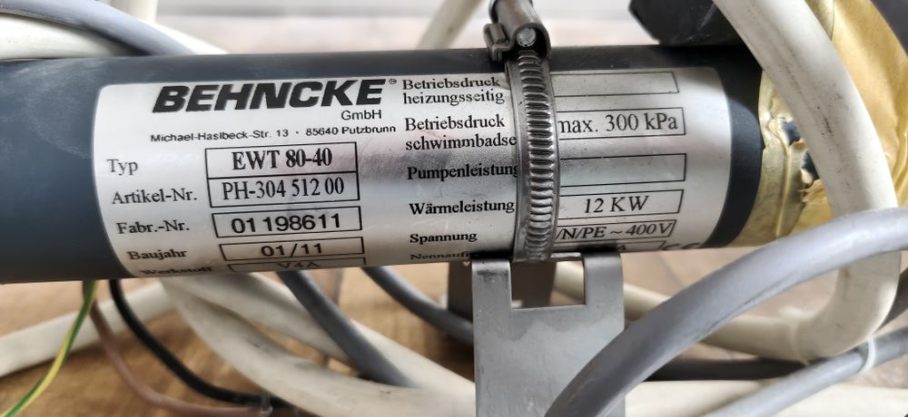 elektryczny podgrzewacz wody do basenu firmy Behncke (model EWT 80-40).