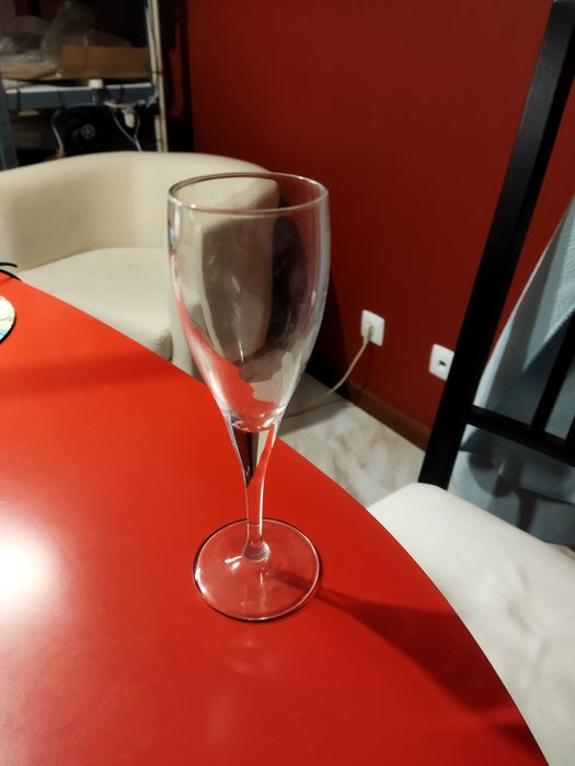 Copos de vinho com pé