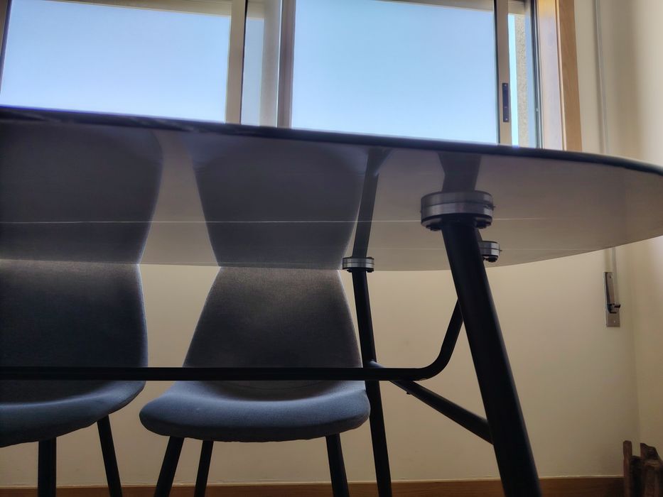 Mesa sala com quatro cadeiras