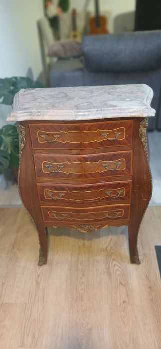 Cómoda Bombee estilo Luís XV