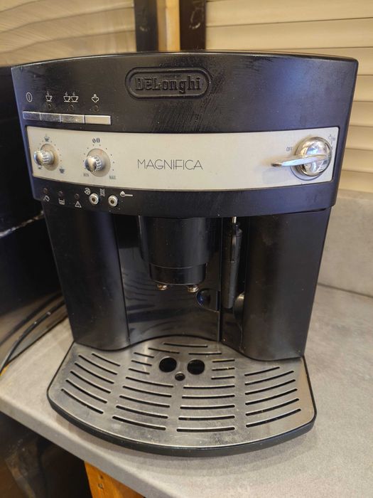 Kawiarka DeLonghi ESAM3000.B
