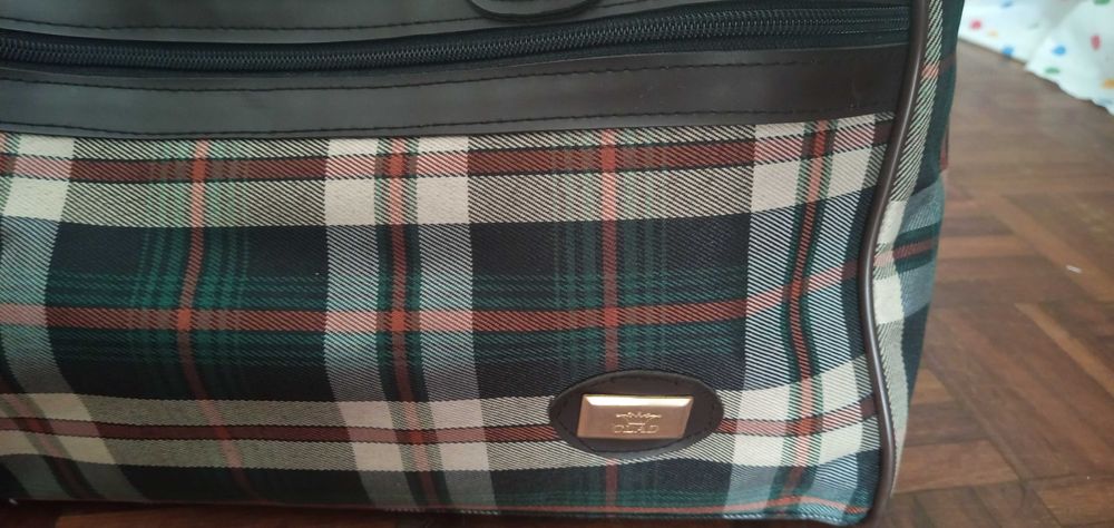 Malas médias de viagem 10€