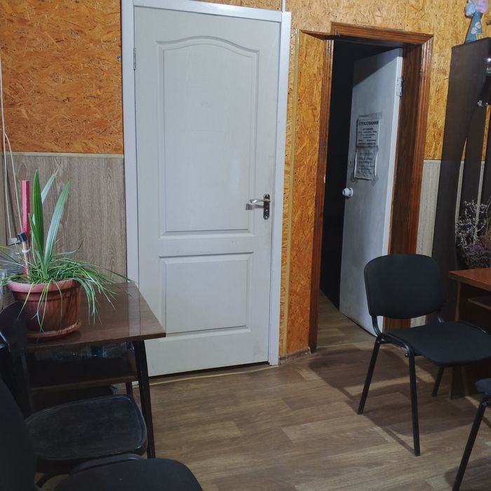 продажа магазин г.Мерефа красная линия центр