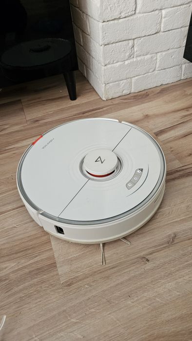 Sprzedam odkurzacz Roborock s 7