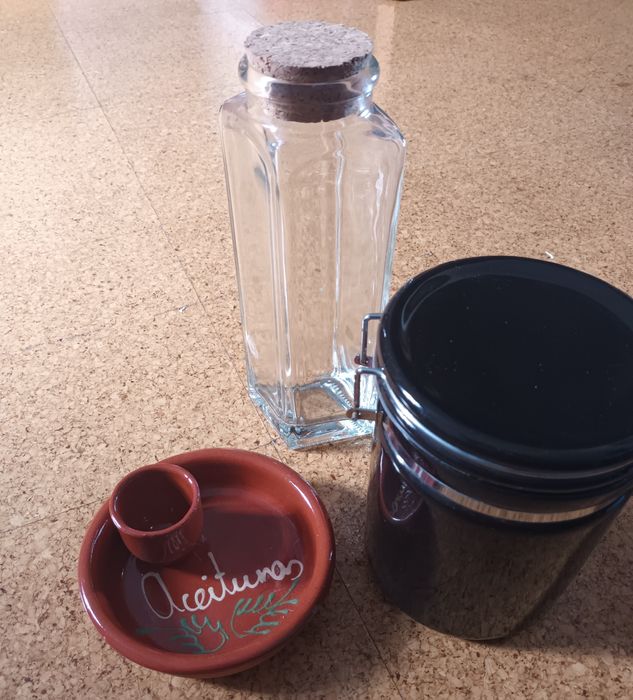 Conjunto de dois frascos + azeitoneira