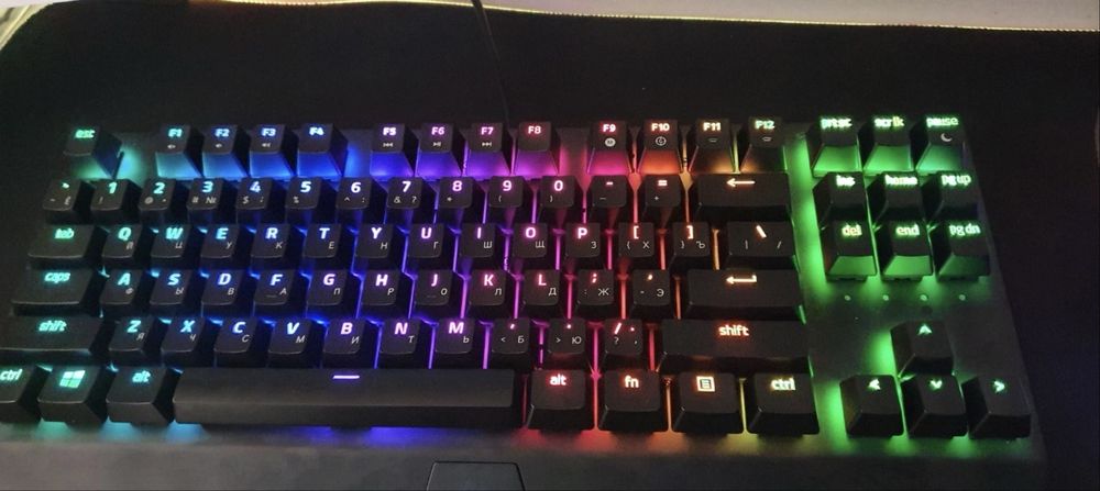 Клавіатура Razer black widow і миша razer коврик в подарунок