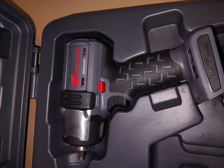 Ingersoll Rand W5133 - akumulatorowy klucz udarowy w walizce