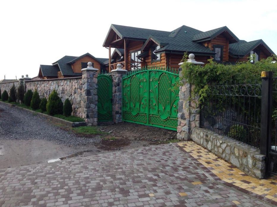 Продам комплекс деревʼяних  будинків в м. Миргород