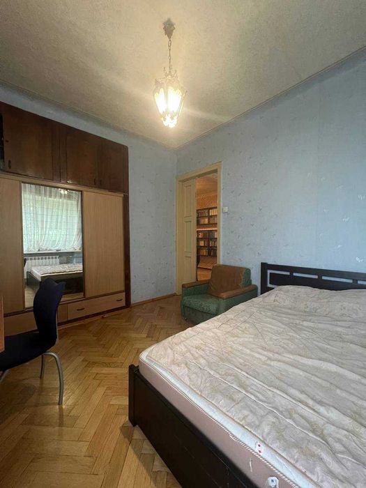 Продам 3 к кв Центр проспект Независимости Сталинка 71 кв м 4 этаж ЭКС