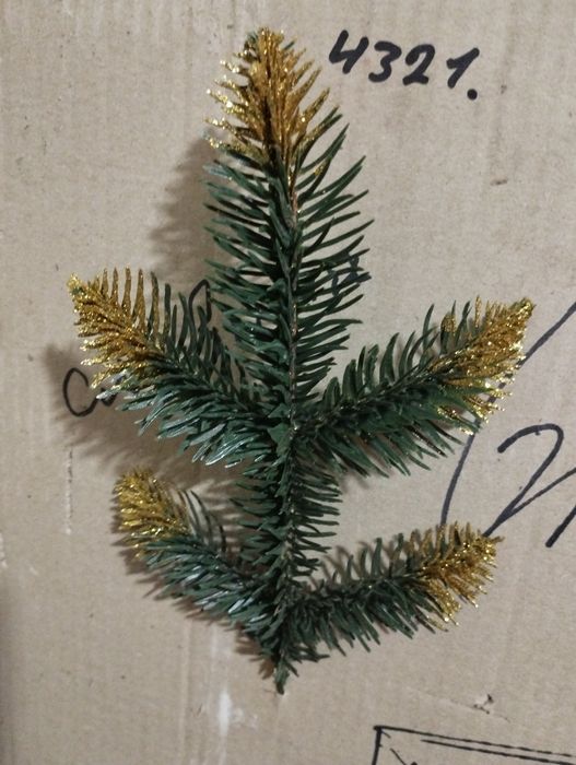 Ялинкова гірлянда на камін,перила.Новорічний декор,штучна лита гілка.