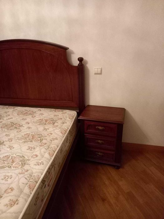 Conjunto Cama de Casal + 2 Mesas de cabeceiras