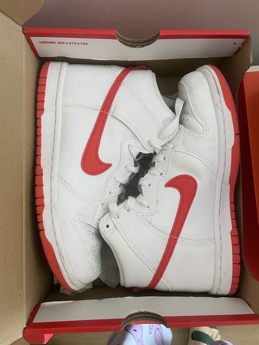 Ténis Nike Dunk High (GS) brancos e laranja 36,5