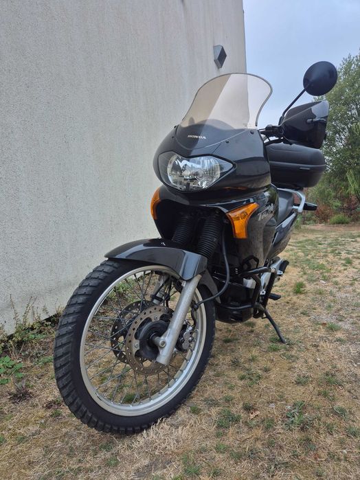 Vendo mota Transalp 650 em excelente bom estado