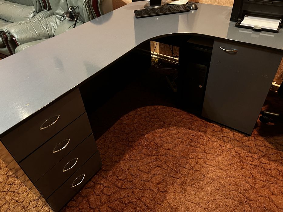 Продається компютерний стіл