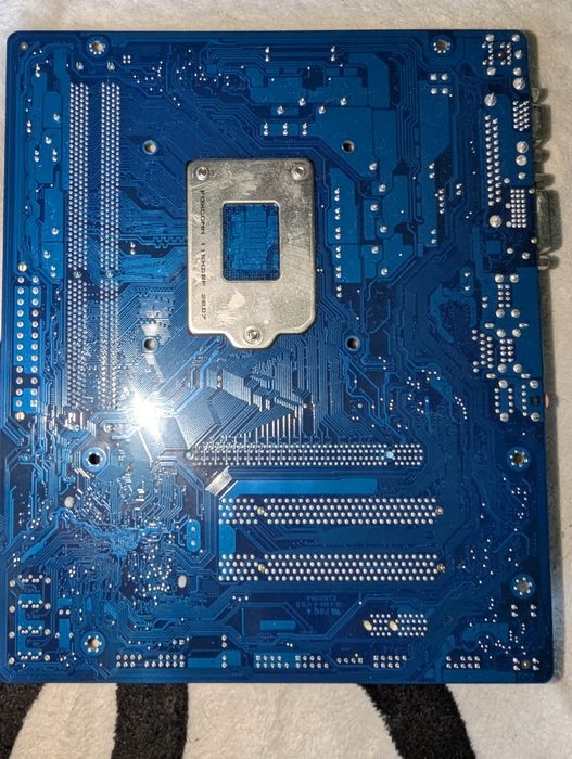 Комплектуючі пк(процессор, оперативка, материнська плата)