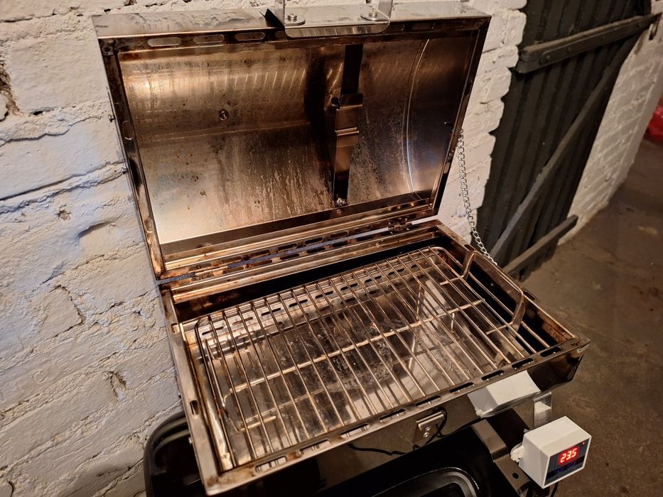 Mała wędzarnia grill Muurikka ze sterownikiem