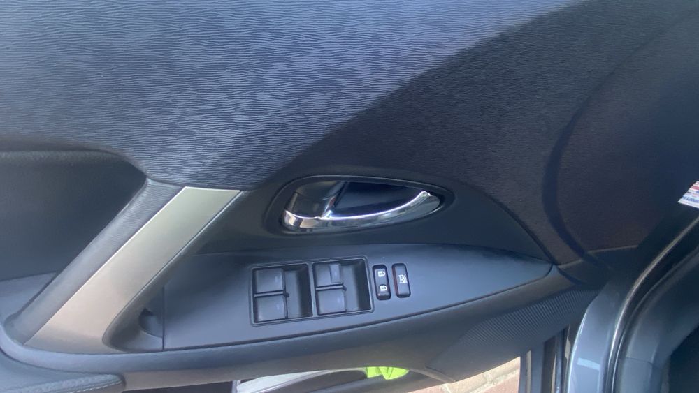 Продам тойота авенсис т27 автомат универсал 2013гв дизель 2,23