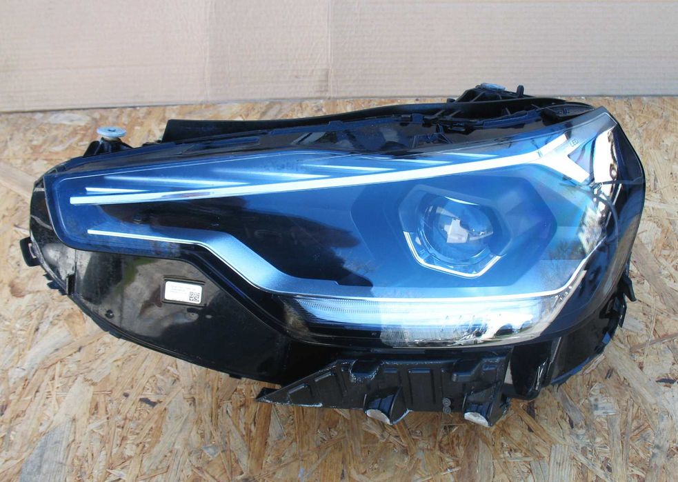 BMW M2 G42 Lift lampa lewa przód Full LED kompletna z modułami 2024r