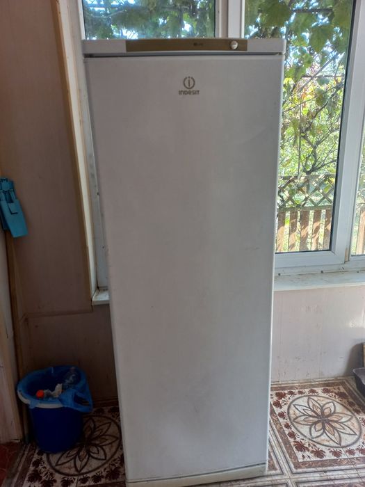 Морозилка indesit